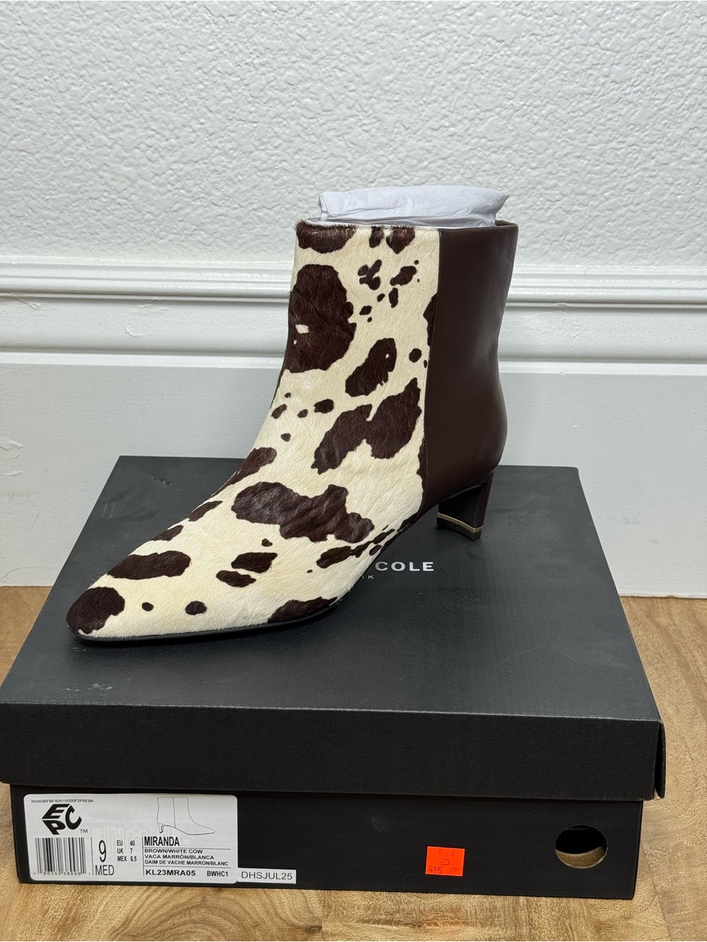 NWT Womens Kenneth Cole New York Miranda Brown Cowhide Ankle Boot